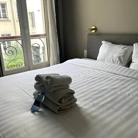 4 Personnes - St Lazar Sur Cour Apartment