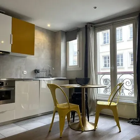 4 Personnes - St Lazar Sur Cour Apartment *