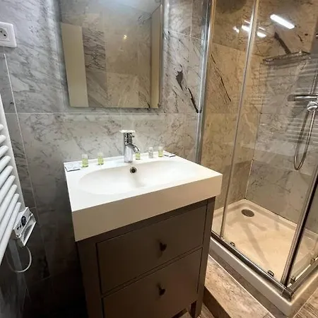 Apartment 4 Personnes - St Lazar Sur Cour Paris